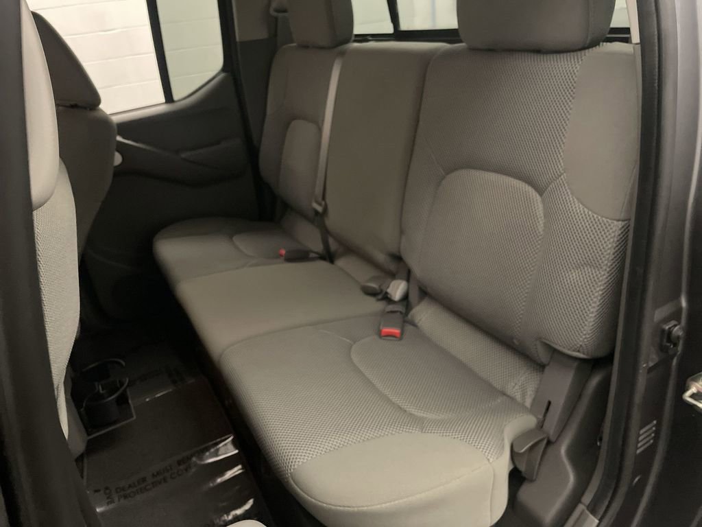 Used 2018 Nissan Frontier SV image 16