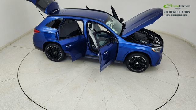 Used 2025 Mercedes-Benz GLC 350e 4MATIC w/ AMG Line image 88