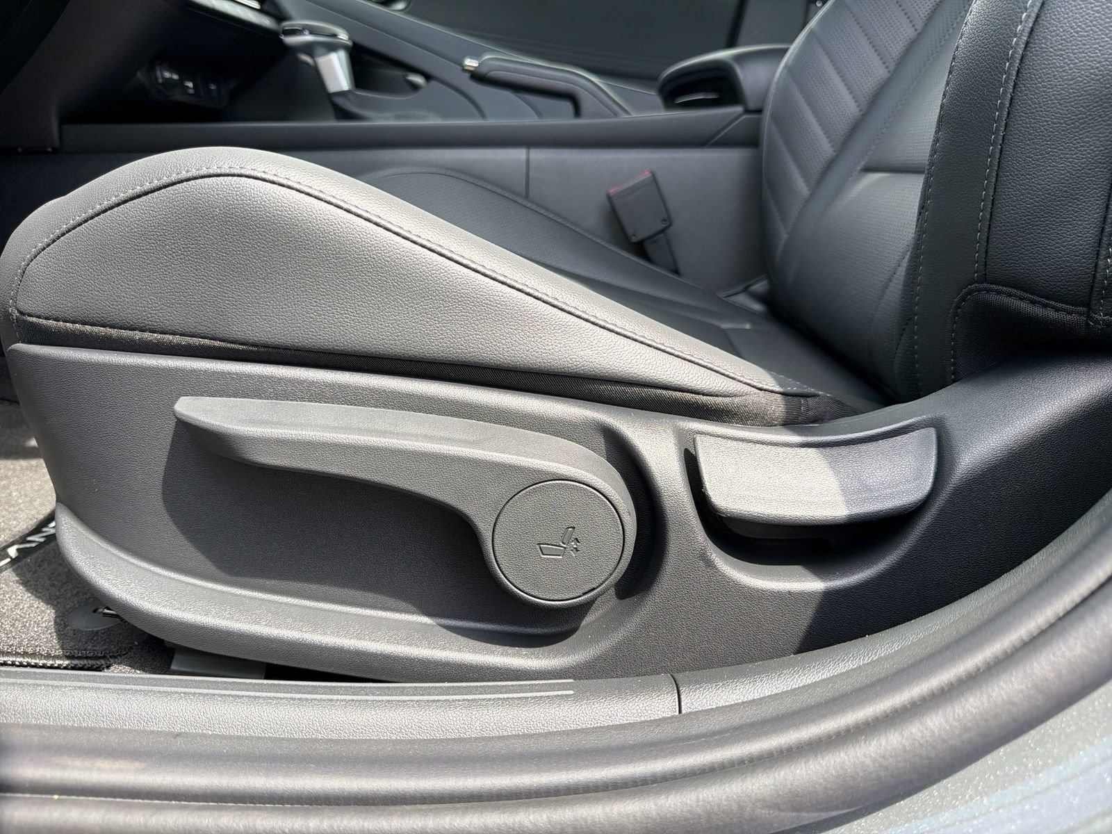 New 2026 Hyundai Elantra SEL Sport FWD image 13
