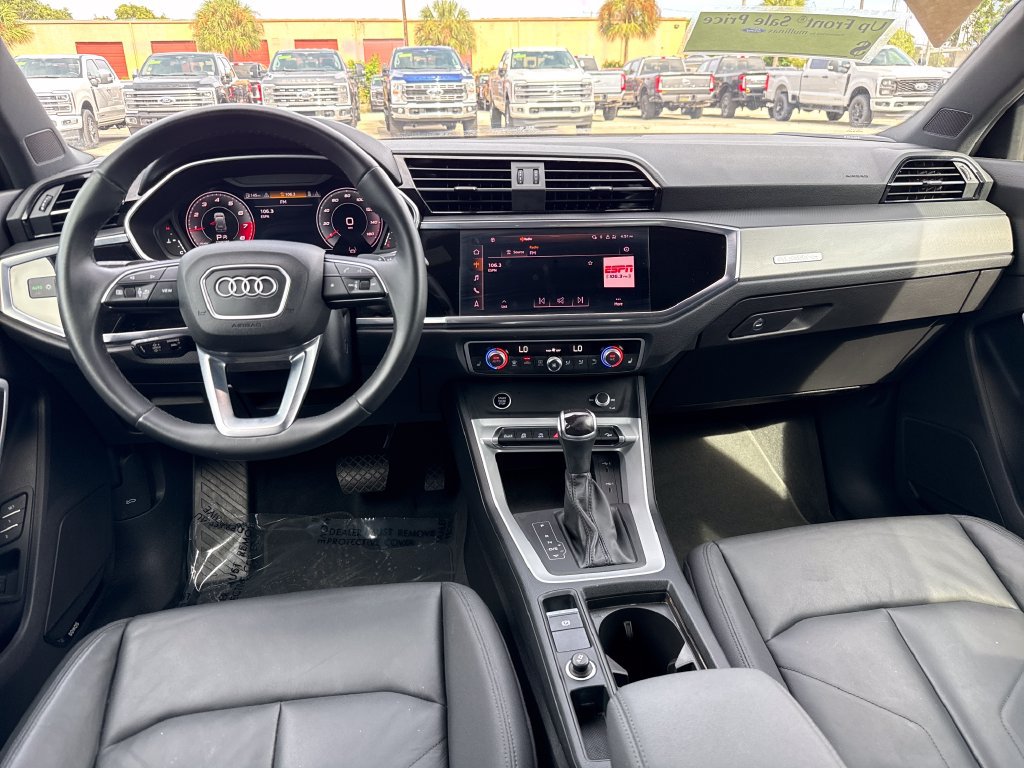 Used 2022 Audi Q3 2.0T Premium Plus w/ Premium Plus Package AWD/4WD image 5