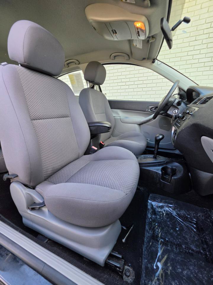Used 2006 Ford Focus SES FWD image 11