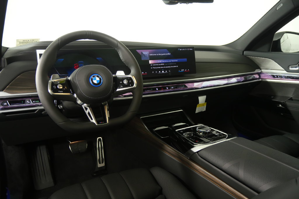 Used 2026 BMW 750e xDrive AWD/4WD image 19