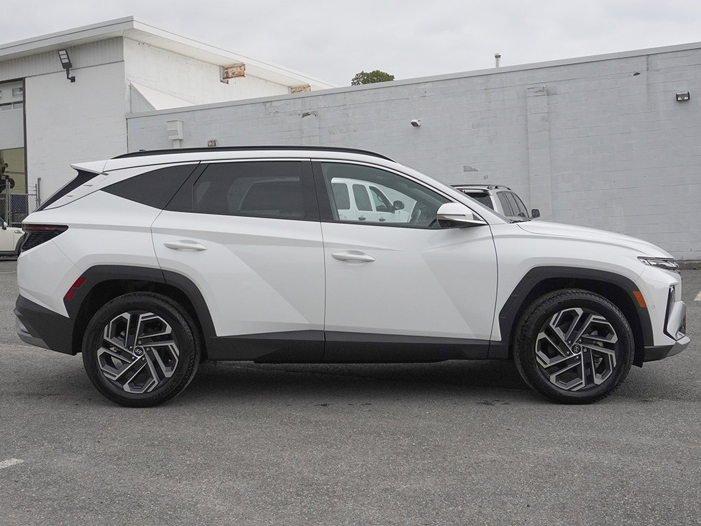 Used 2025 Hyundai Tucson Limited AWD/4WD image 22