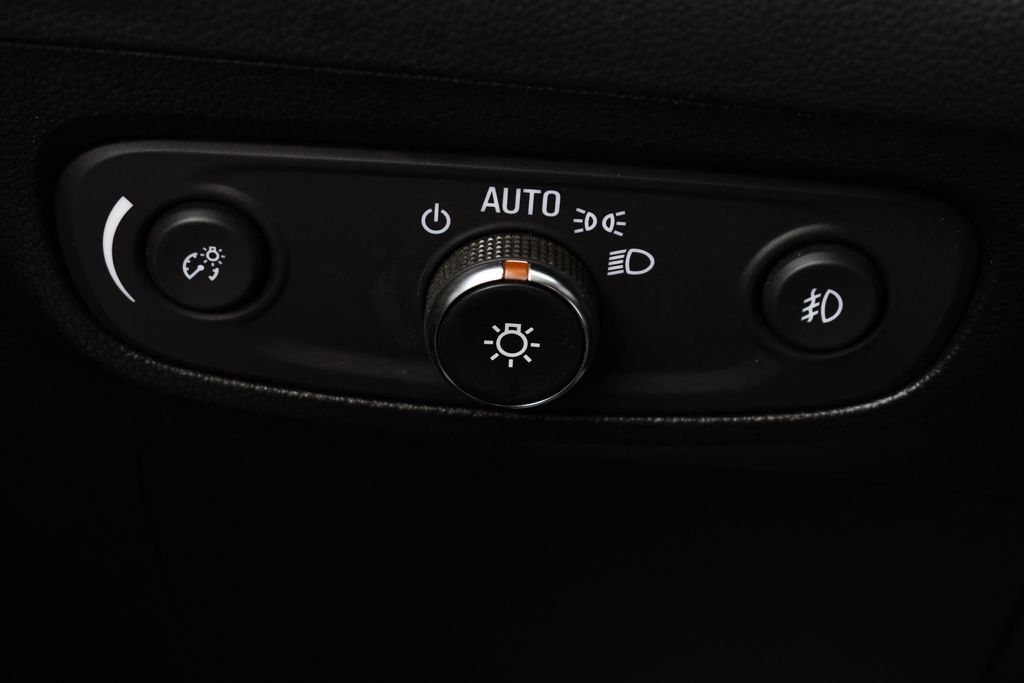 Used 2022 Buick Encore GX Essence w/ Experience Buick Package image 29