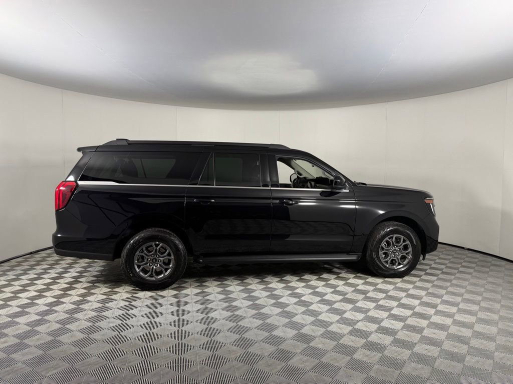 Used 2025 Ford Expedition Max Active image 3