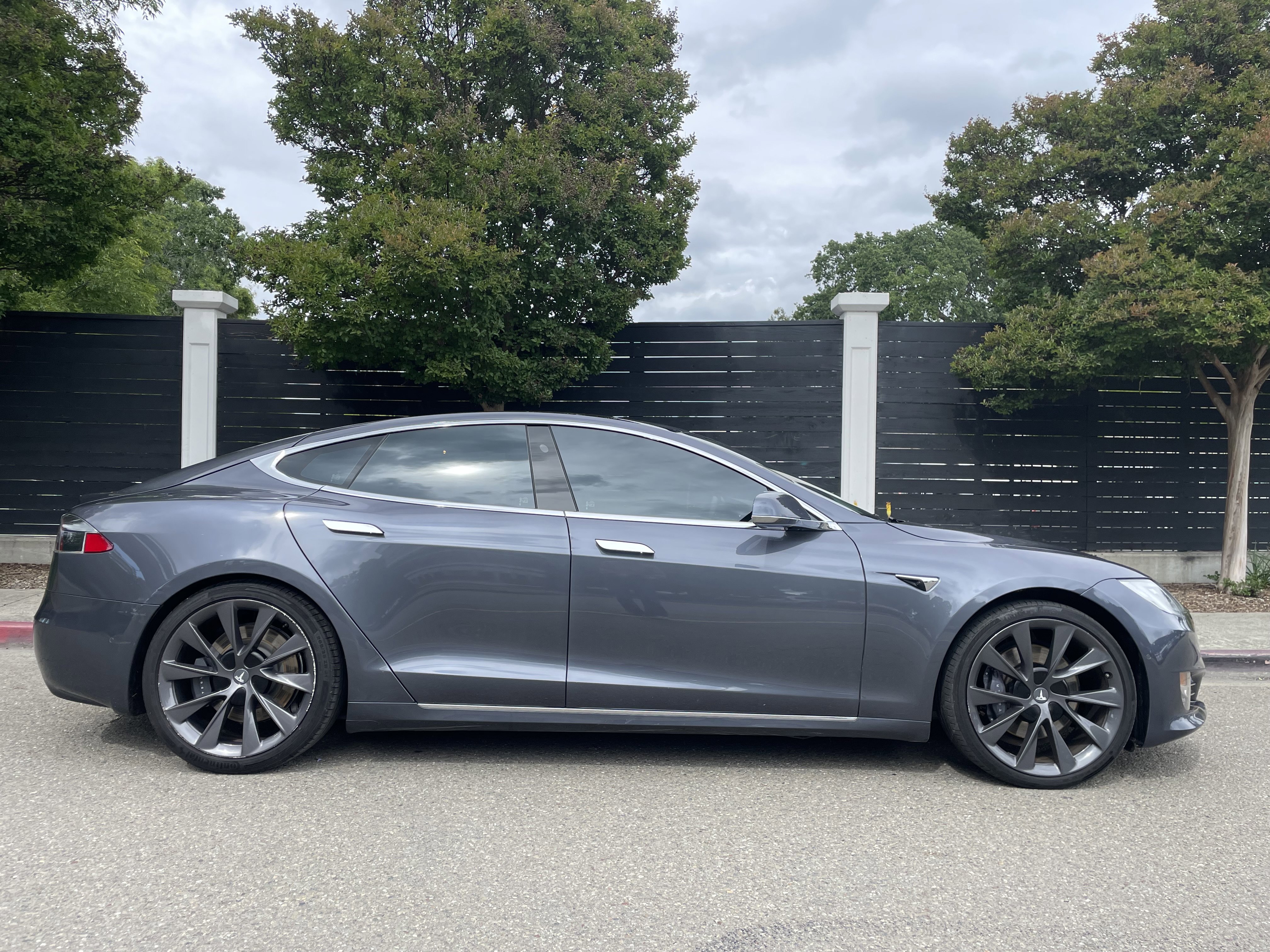 Used 2021 Tesla Model S Long Range Plus image 3