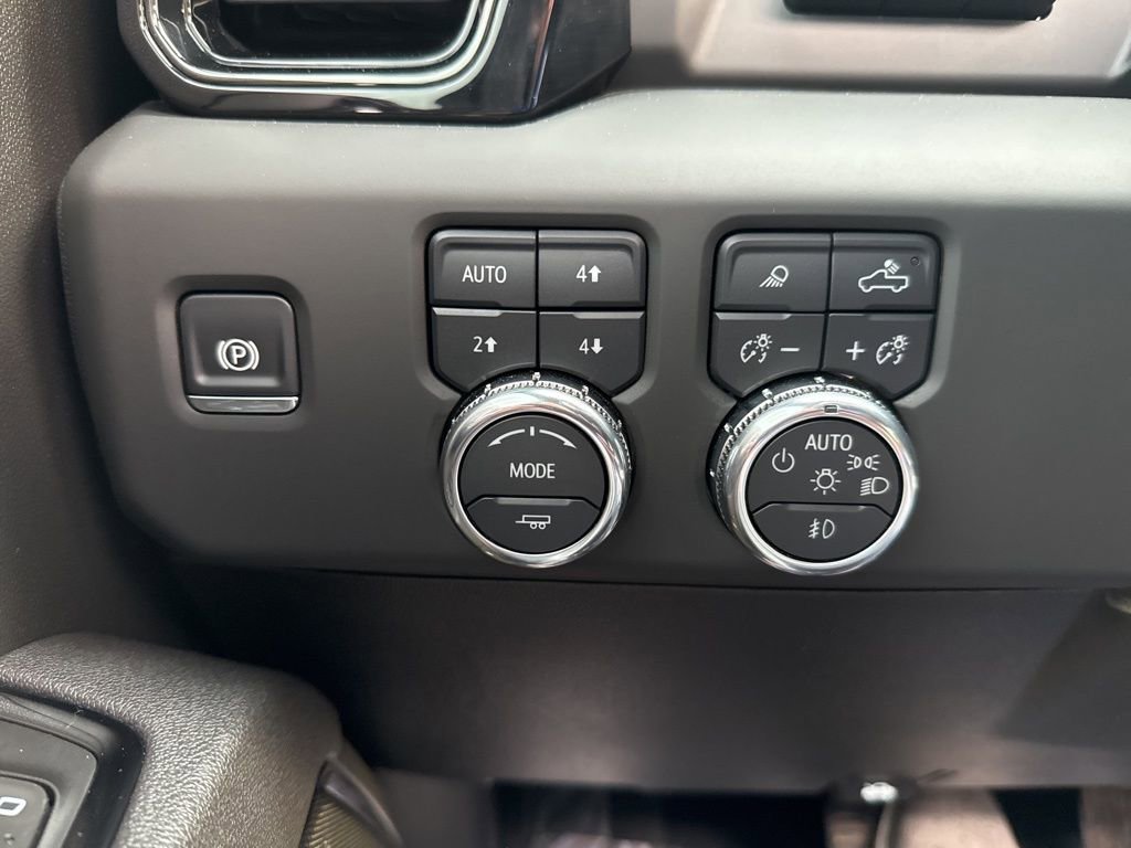 Certified 2025 GMC Sierra 3500 AT4 w/ AT4 Premium Plus Package image 19