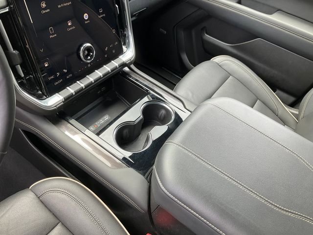 Used 2025 GMC Yukon XL Elevation AWD/4WD image 16