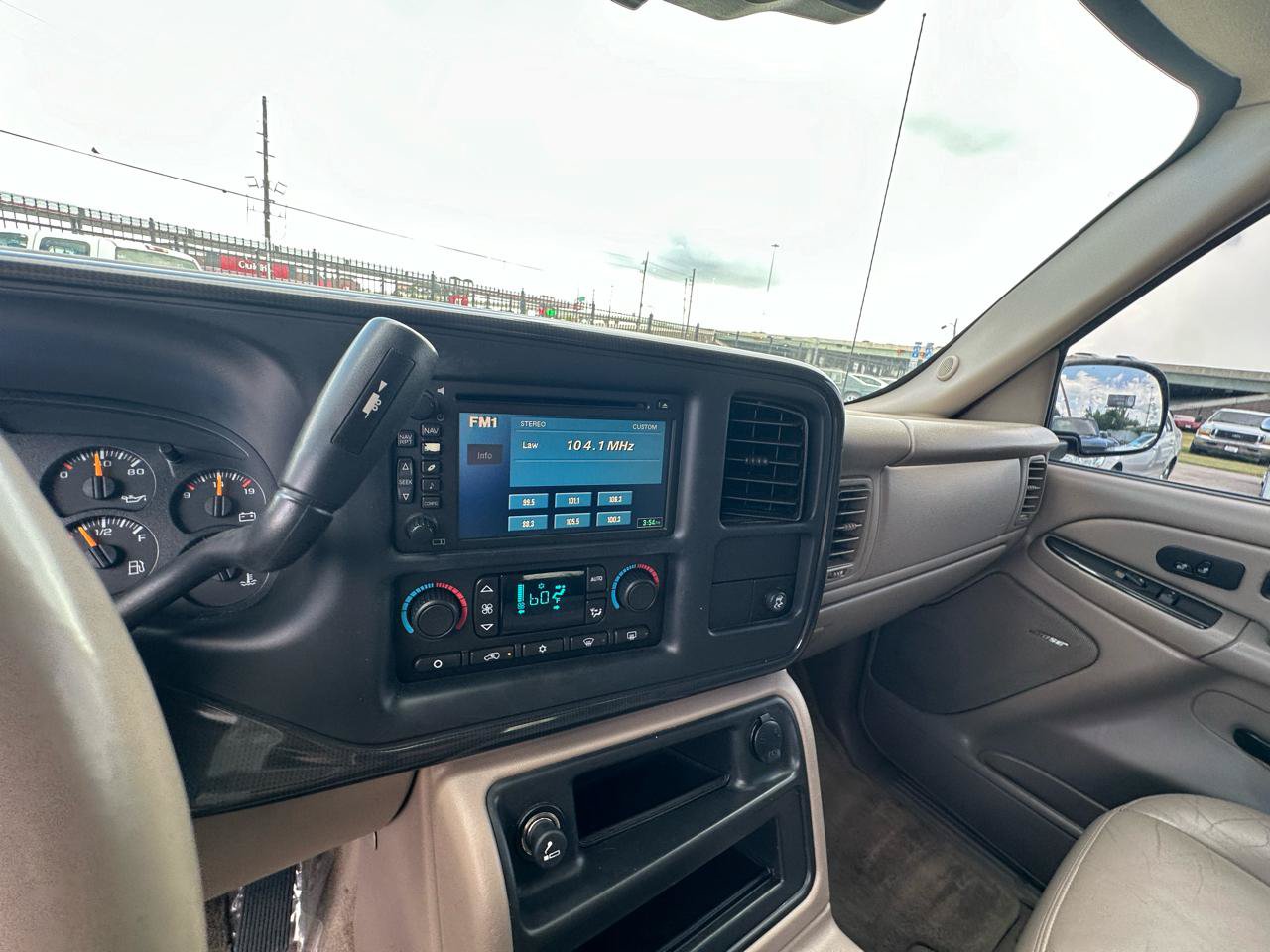 Used 2006 Chevrolet Suburban LTZ w/ Preferred Equipment Group AWD/4WD image 29