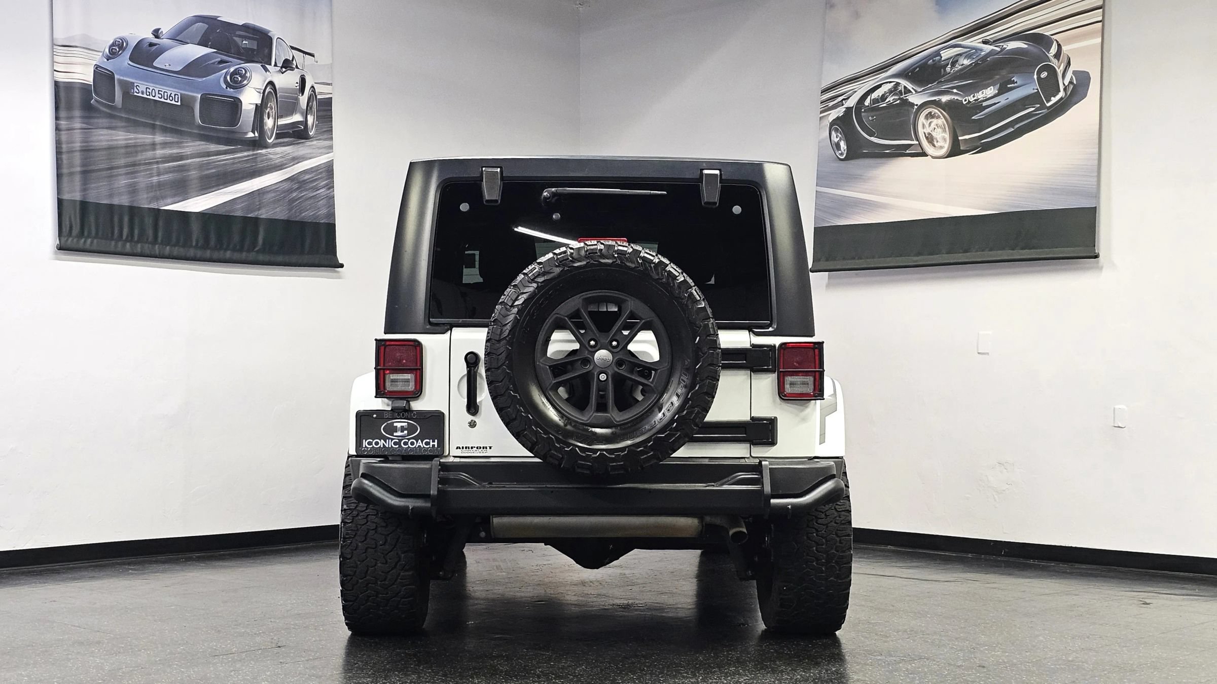 Used 2017 Jeep Wrangler Unlimited Sahara AWD/4WD image 28