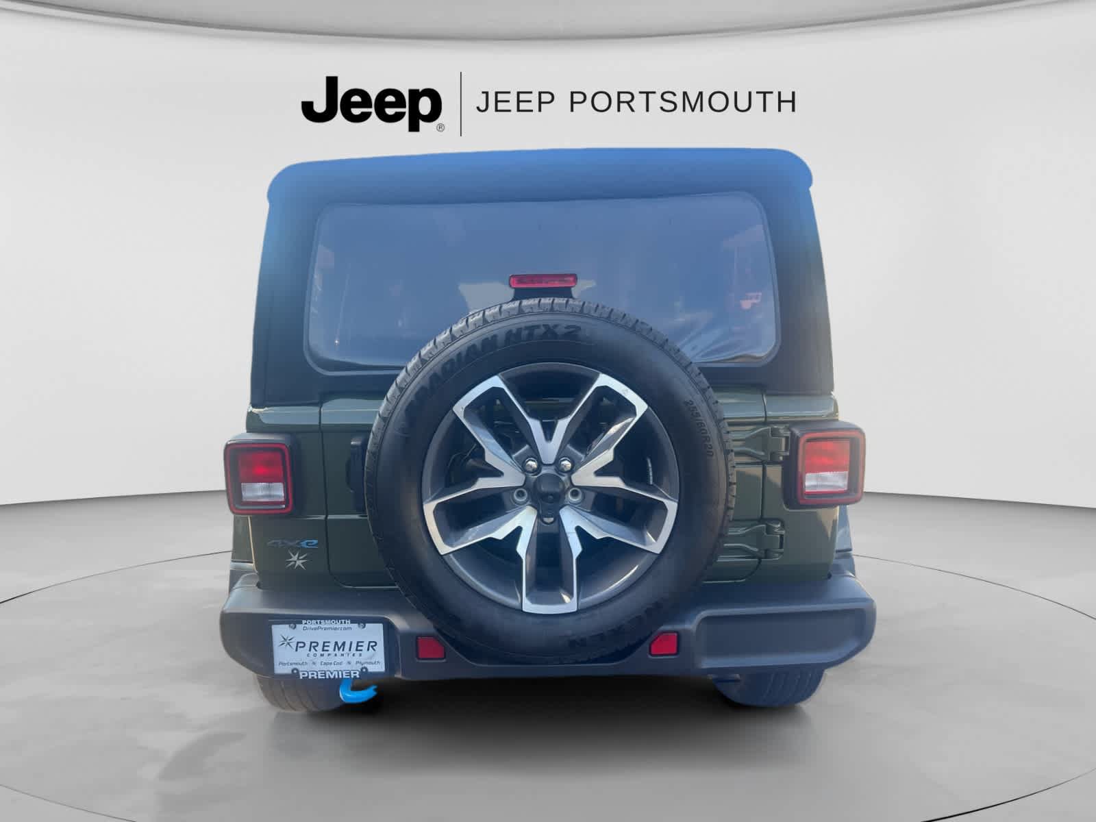Used 2024 Jeep Wrangler Unlimited w/ Convenience Group AWD/4WD image 5