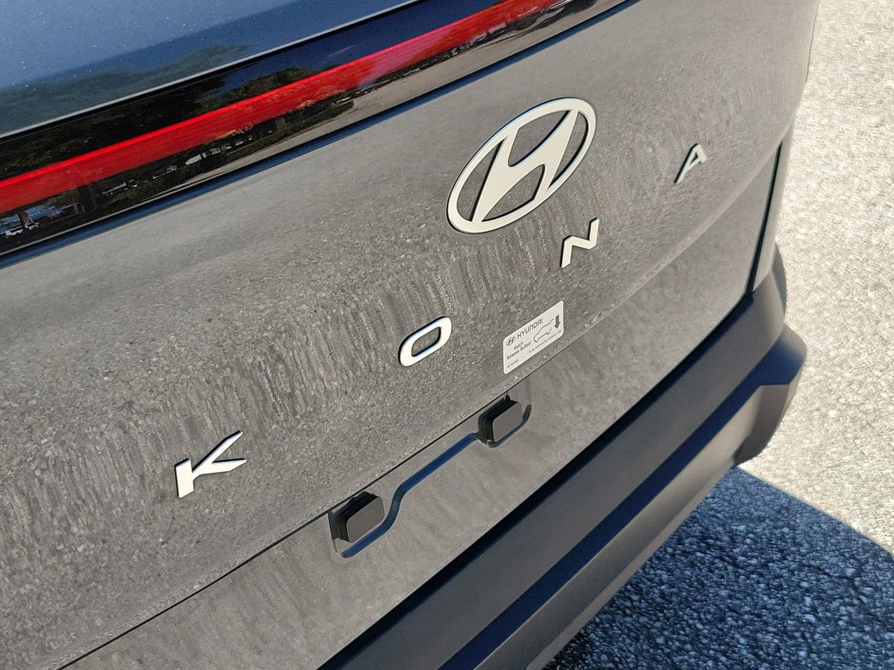 Used 2025 Hyundai Kona SEL FWD image 6