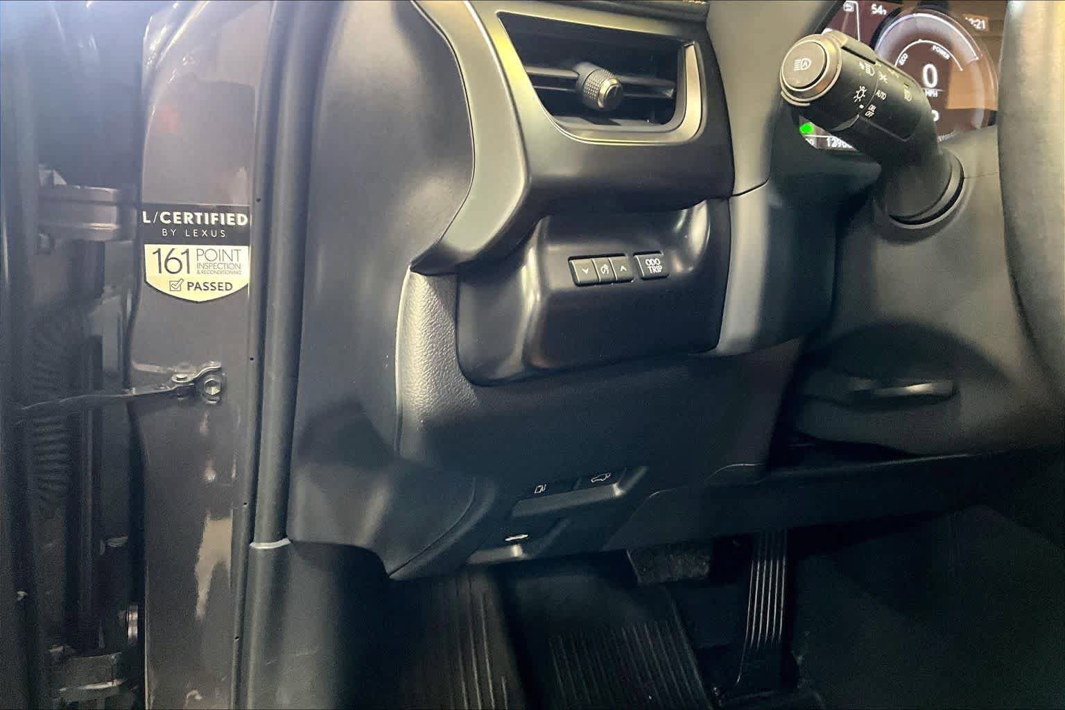 Used 2024 Lexus UX 250h AWD w/ Premium Package image 31