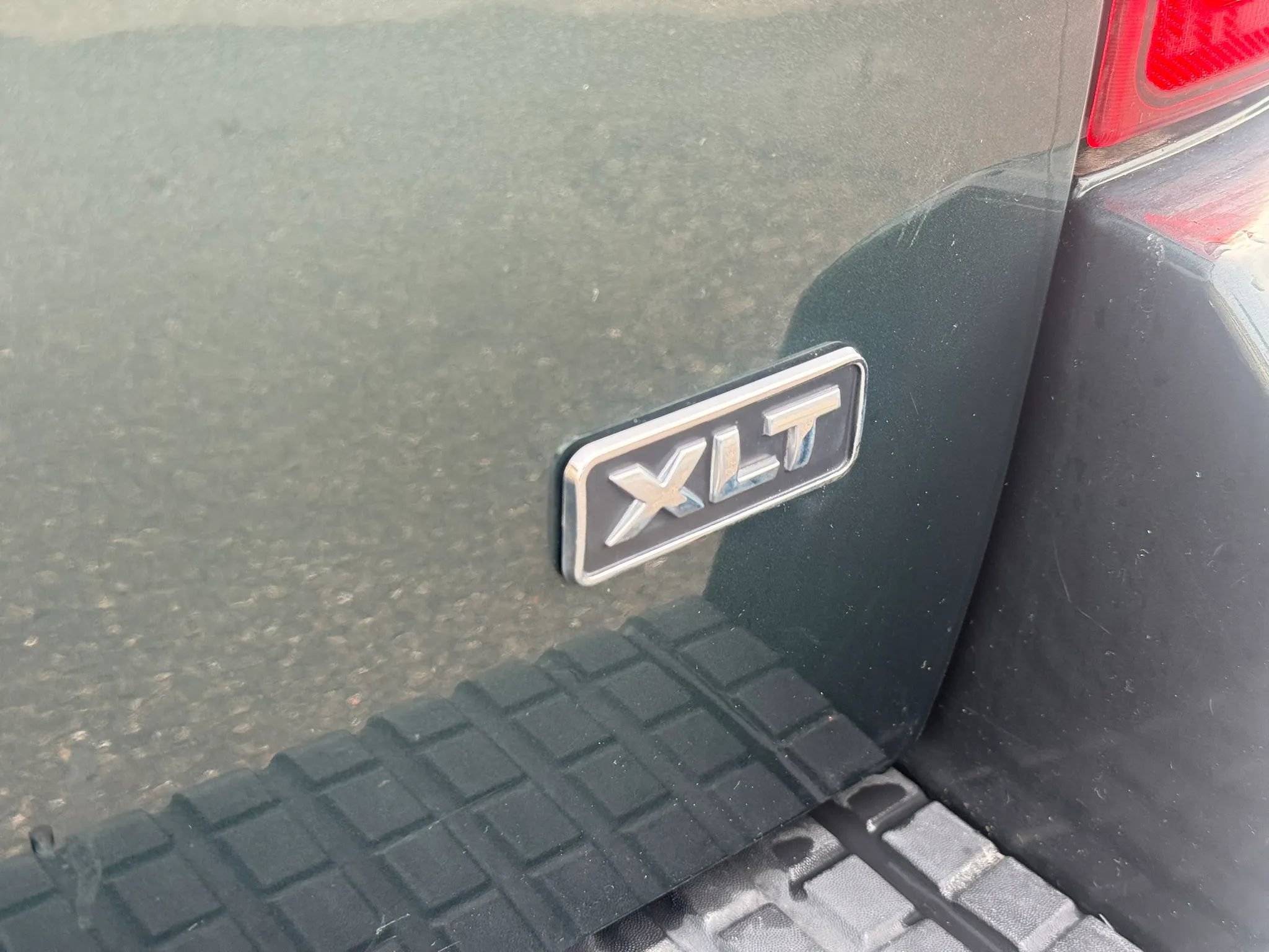 Used 2002 Ford Explorer XLT image 13