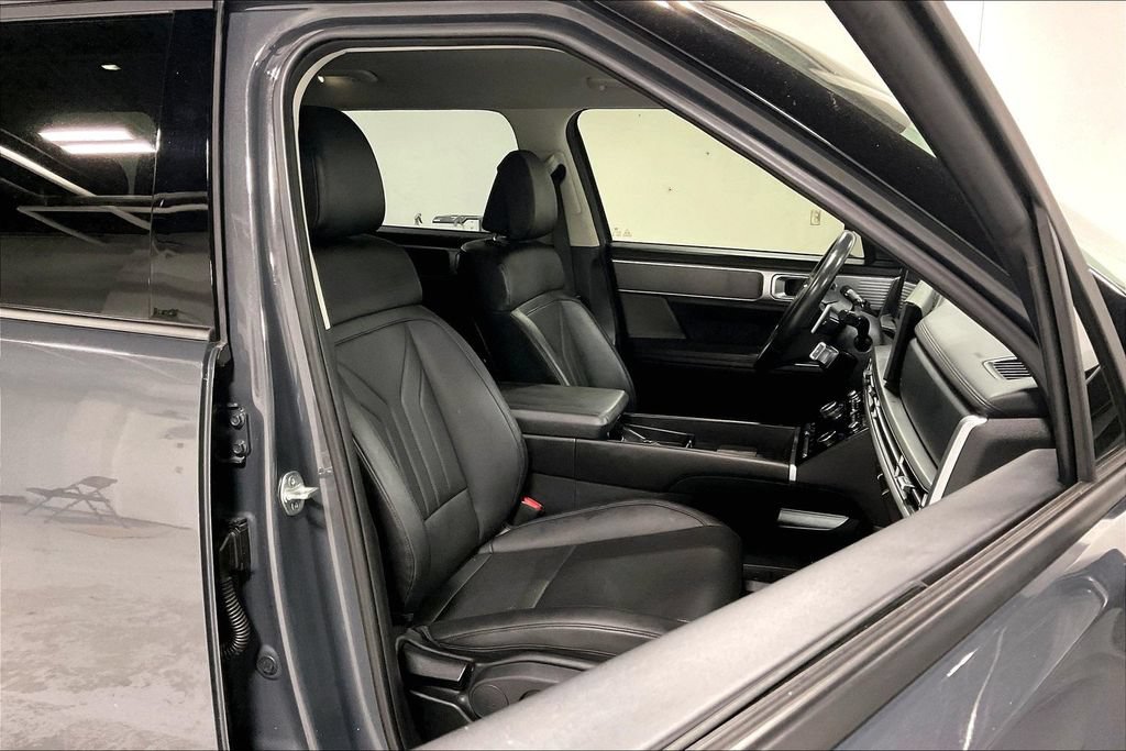Used 2025 Hyundai Santa Fe SEL FWD image 9