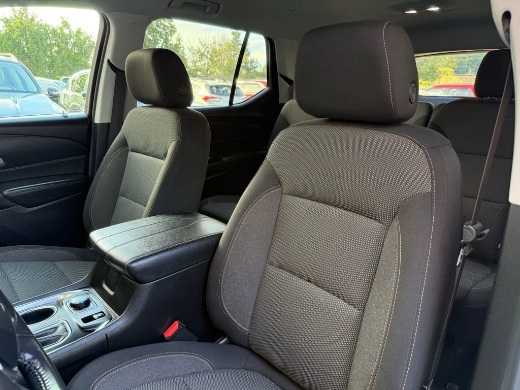 Used 2019 Chevrolet Traverse LT FWD image 12