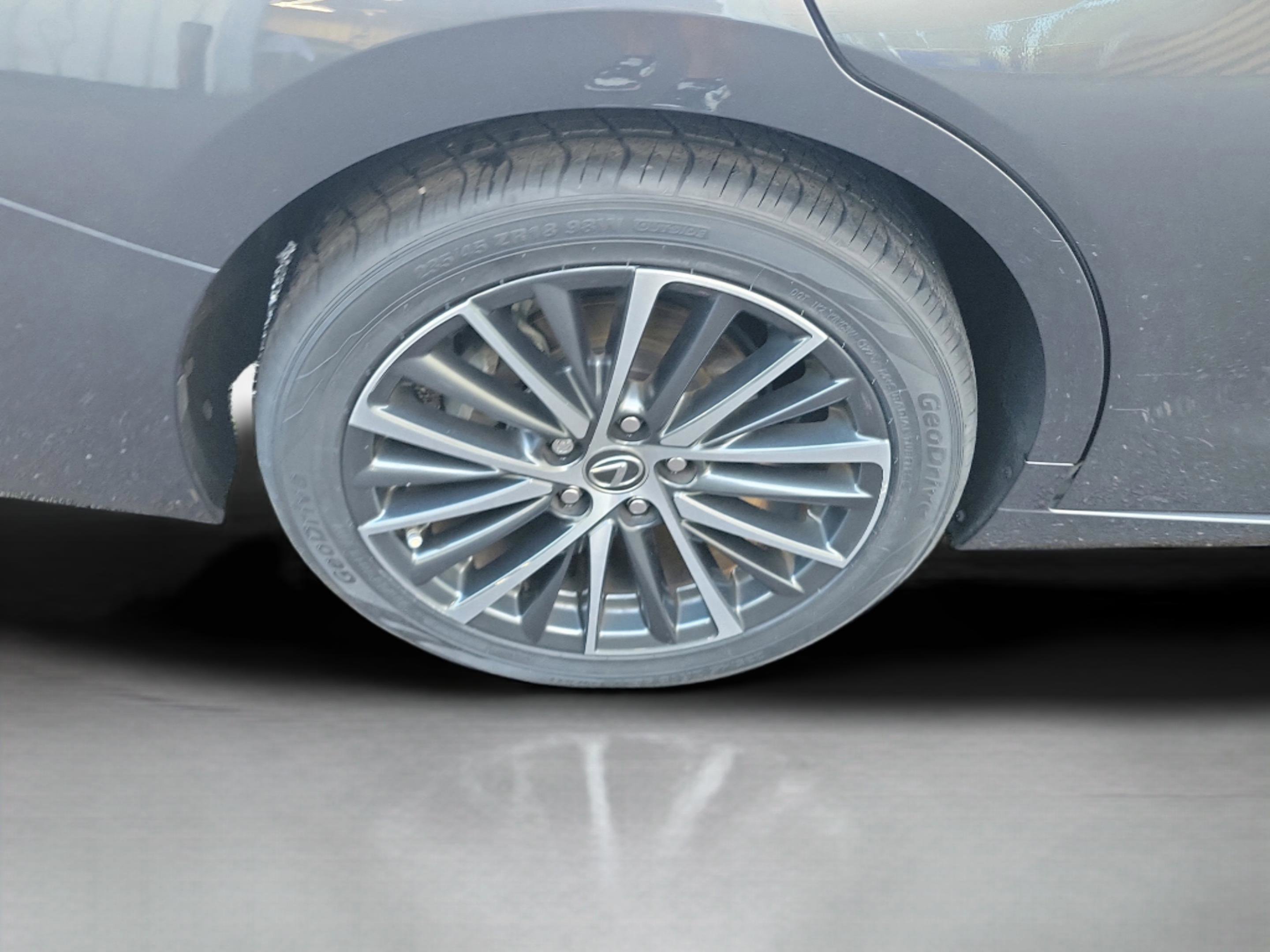 Used 2022 Lexus ES 350 w/ Premium Package image 32