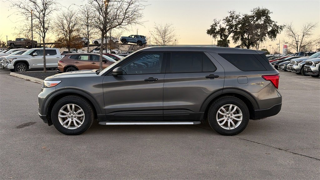Used 2021 Ford Explorer 2WD image 2