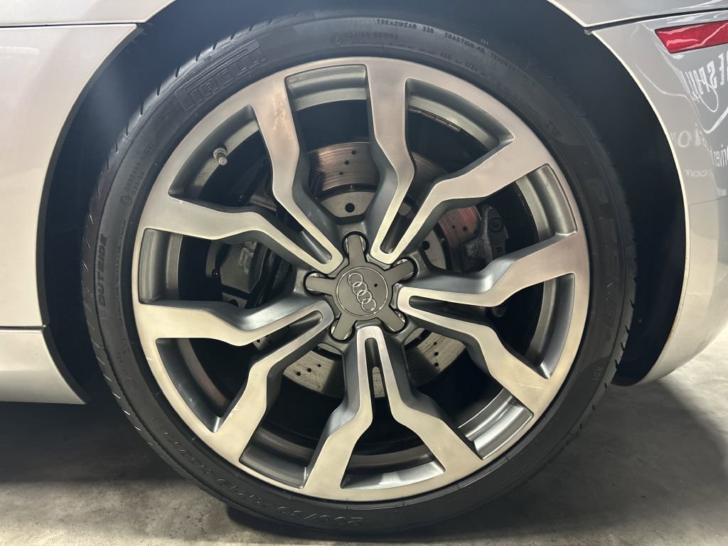 Used 2011 Audi R8 V10 image 44