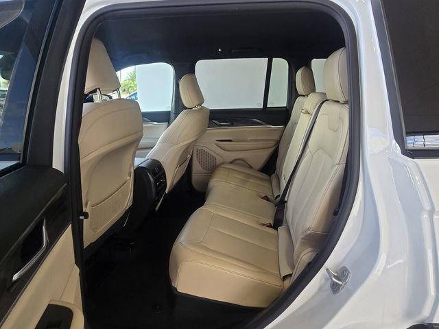 Used 2024 Jeep Grand Cherokee Limited image 16