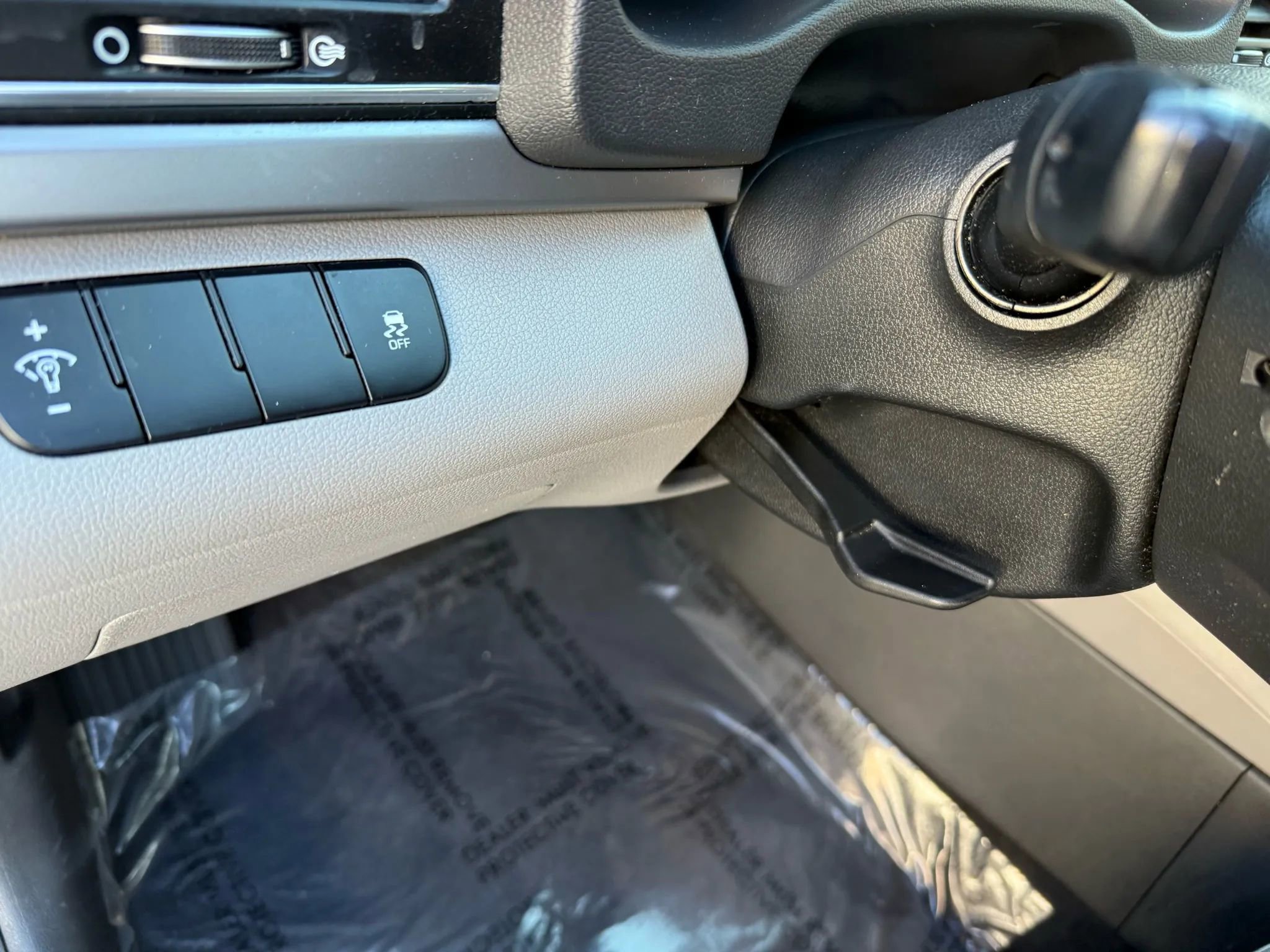 Used 2017 Hyundai Elantra SE image 9