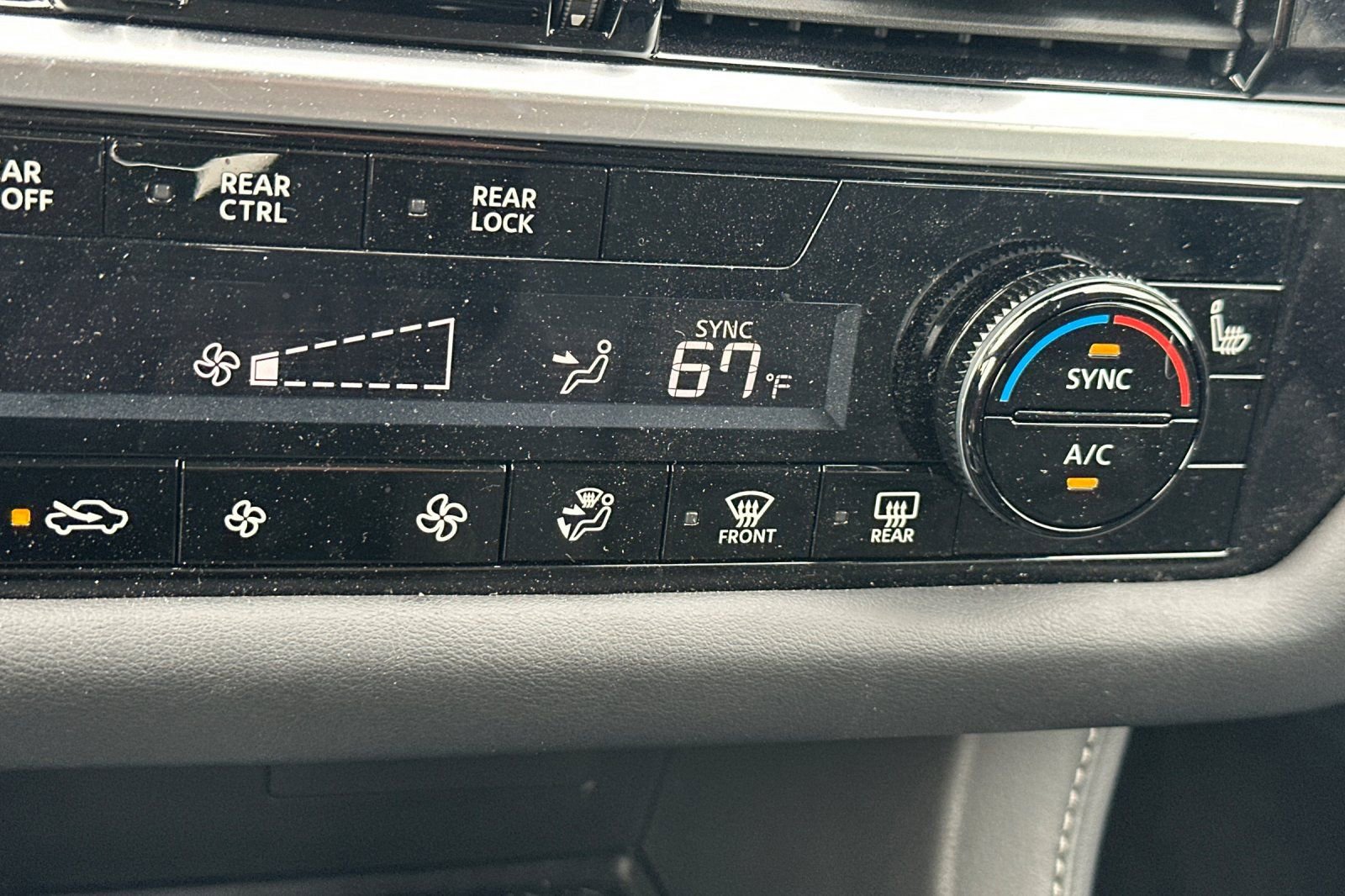 Certified 2025 Nissan Pathfinder SV image 31