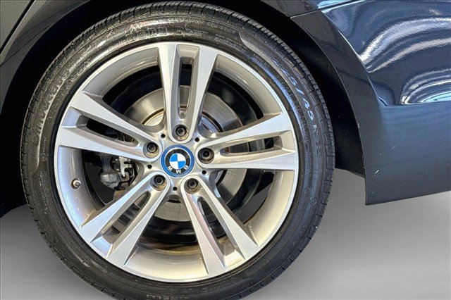 Used 2018 BMW 330e w/ Premium Package RWD image 30
