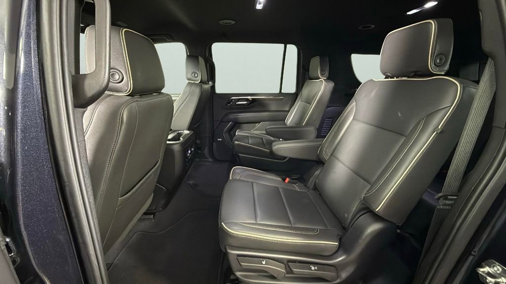 Certified 2025 Chevrolet Suburban Premier image 23