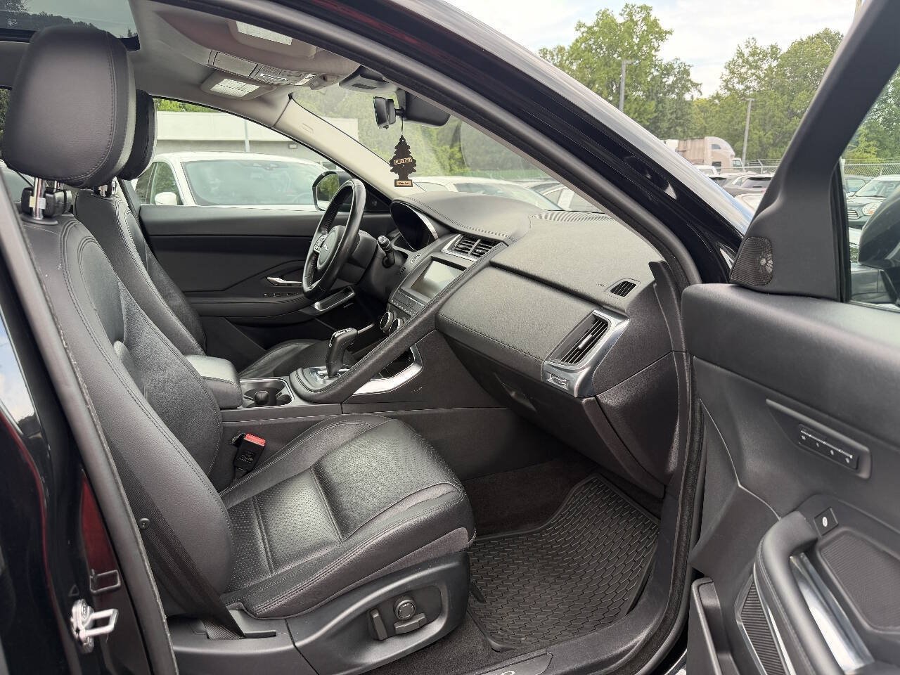 Used 2018 Jaguar E-PACE SE AWD/4WD image 12