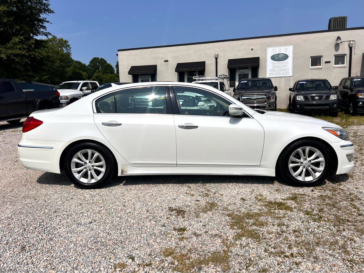 Used 2012 Hyundai Genesis 3.8 image 4