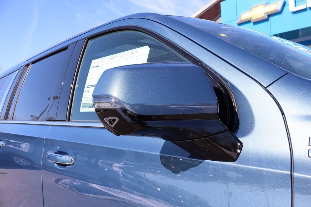 New 2026 Chevrolet Suburban High Country image 2