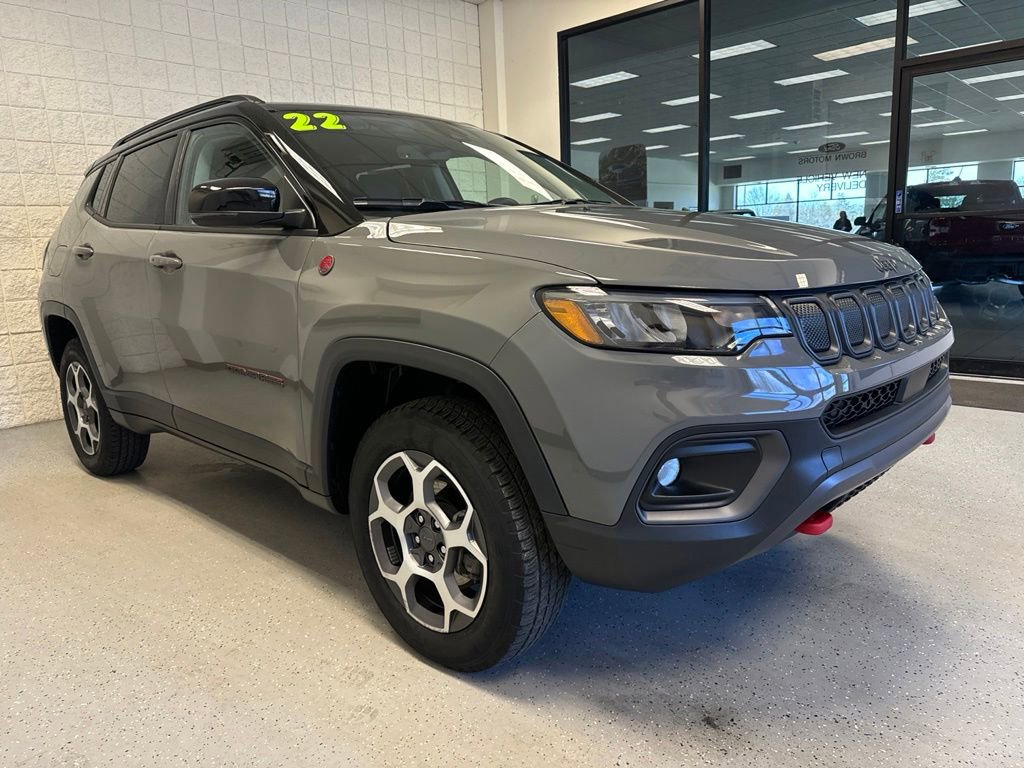 Used 2022 Jeep Compass Trailhawk w/ Trailhawk Convenience Group AWD/4WD image 11