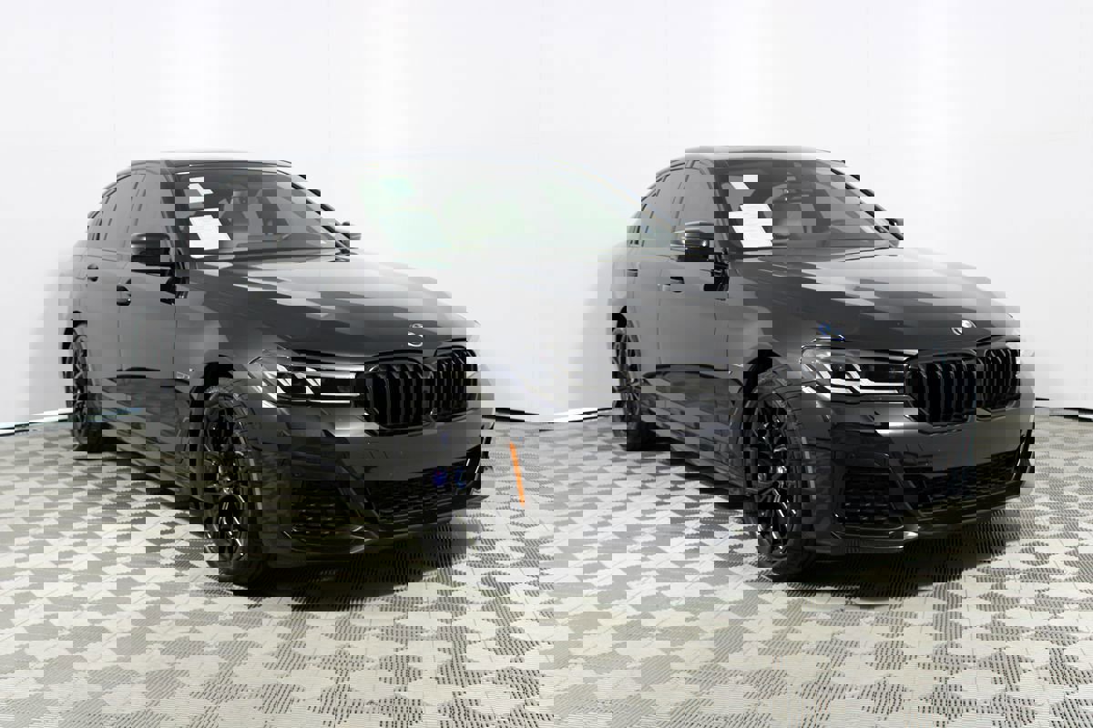 Used 2023 BMW 530e 530e w/ M Sport Package image 33