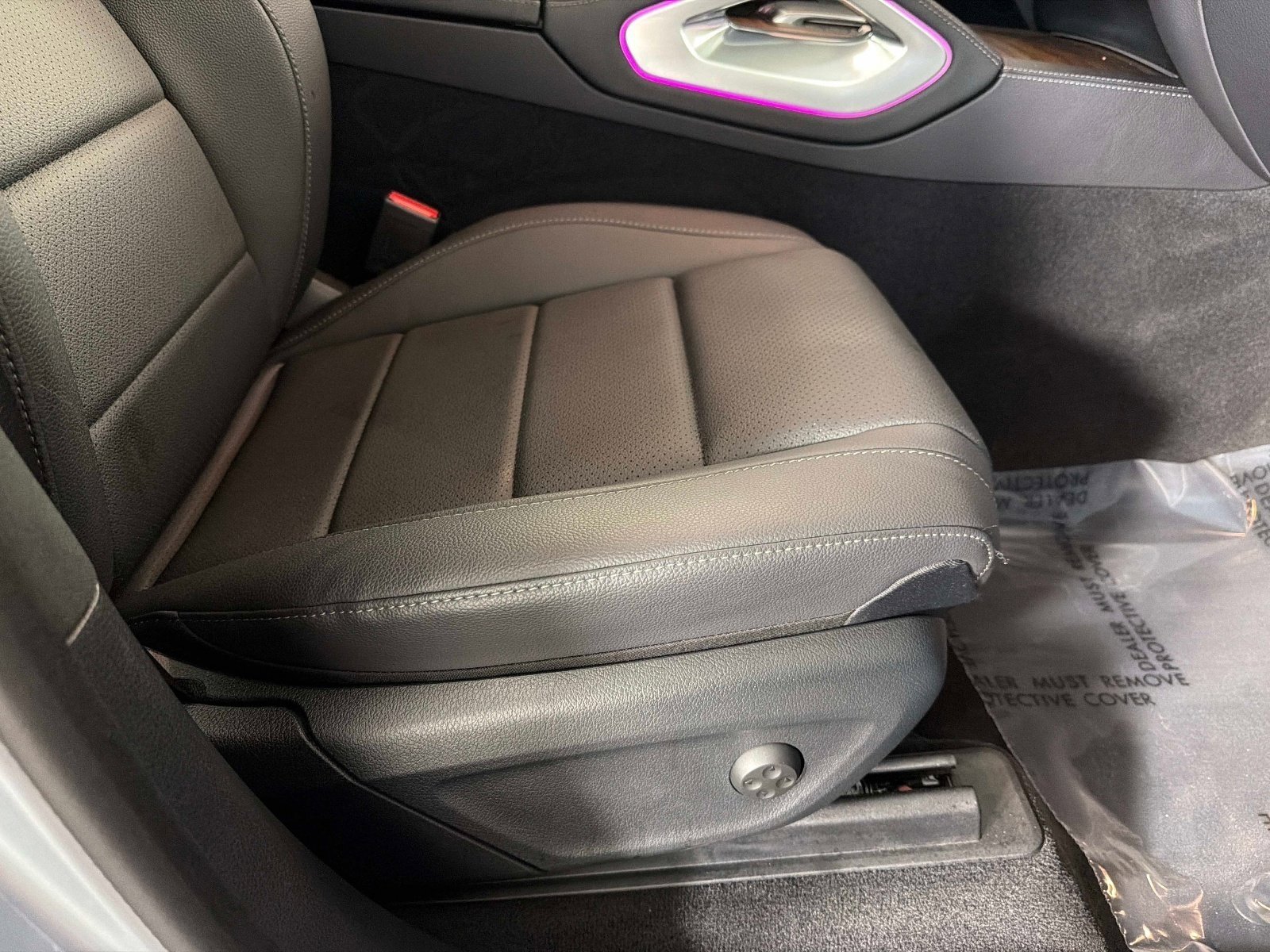 Used 2025 Mercedes-Benz GLE 450 4MATIC w/ Winter Package image 23