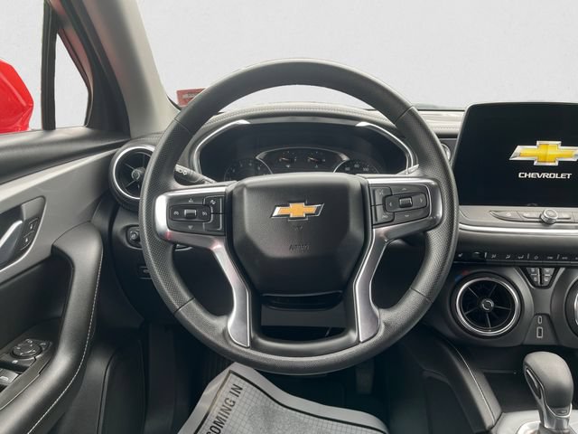 Used 2025 Chevrolet Blazer LT AWD/4WD image 12