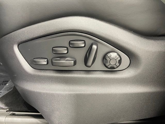 New 2026 Porsche Cayenne GTS image 34