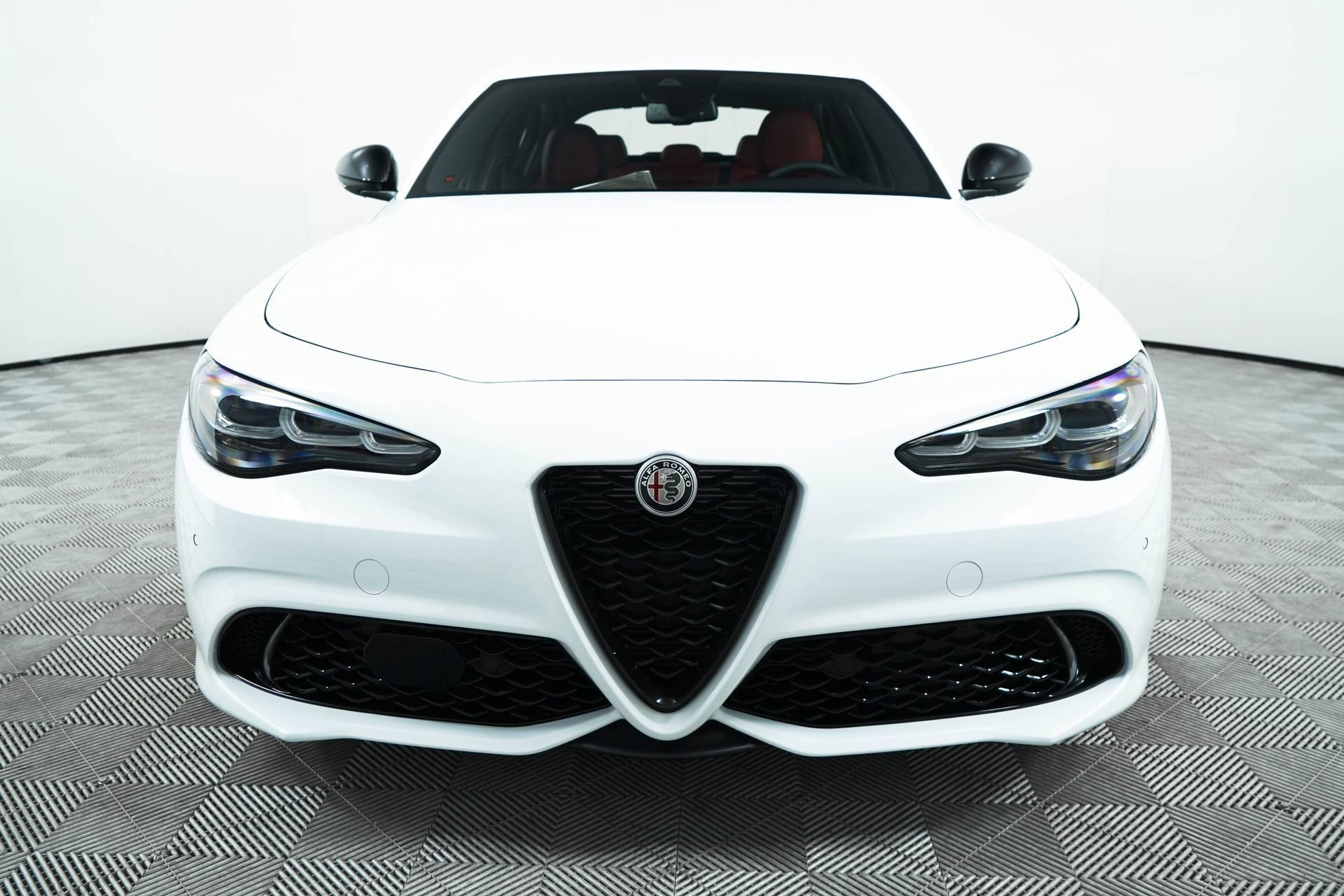 New 2024 Alfa Romeo Giulia Sprint RWD image 2