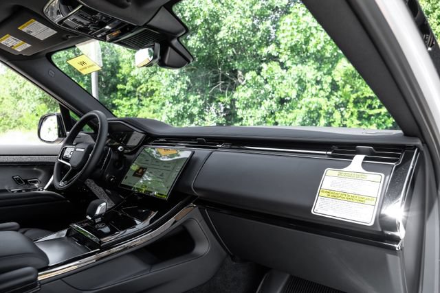 New 2026 Land Rover Range Rover Sport Dynamic SE AWD/4WD image 15