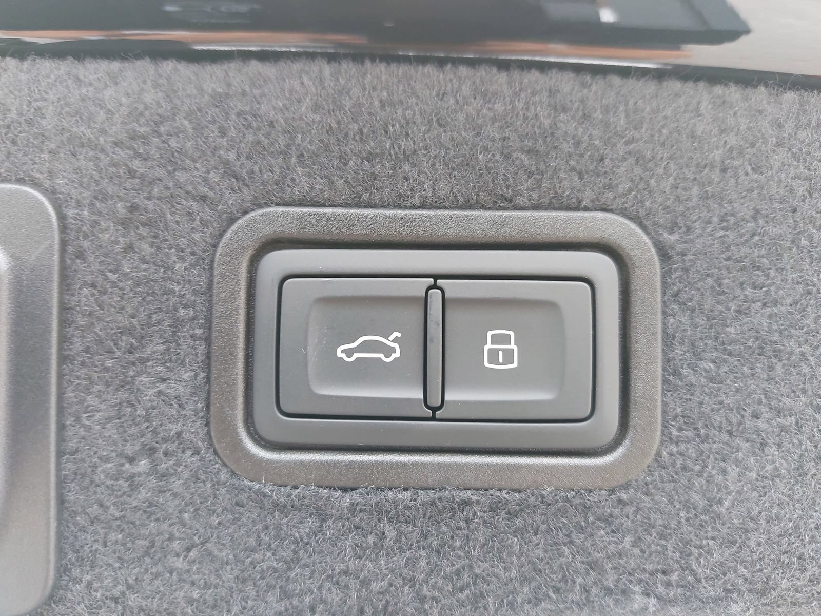 New 2026 Audi A8 L 3.0T AWD/4WD image 14