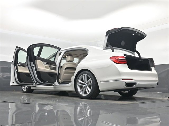 Used 2017 BMW 750i image 63