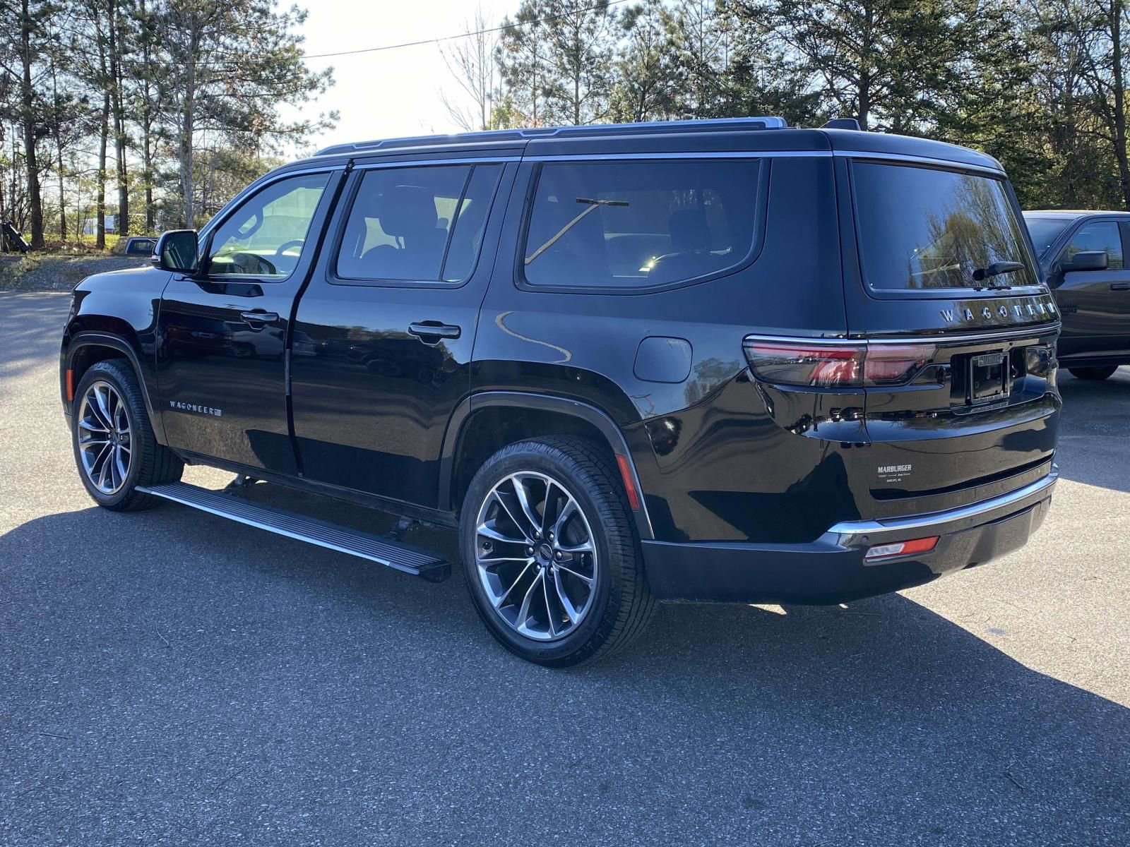 Used 2022 Jeep Wagoneer Series III w/ Premium Group I image 5