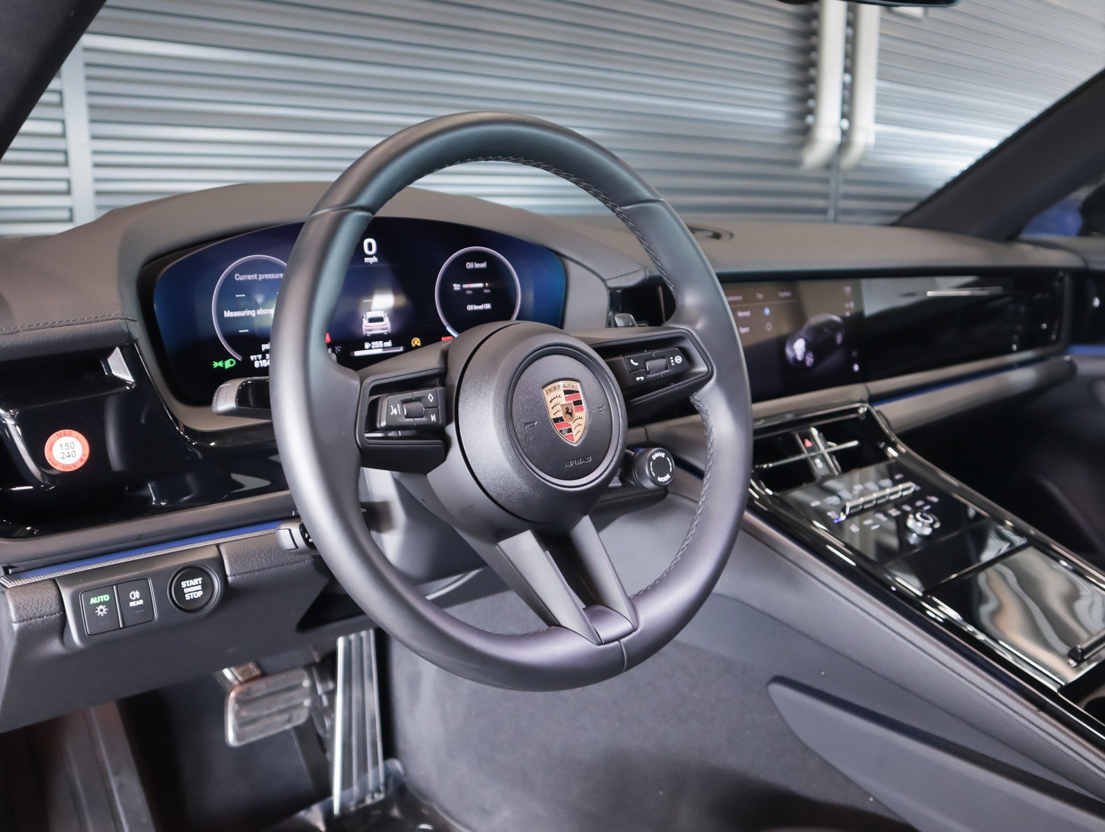 Certified 2025 Porsche Panamera 4 image 4