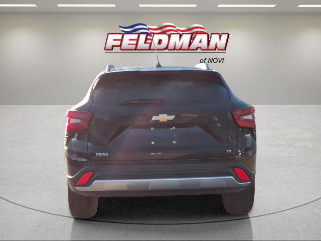 Used 2024 Chevrolet Trax LT w/ Driver Confidence Package FWD image 4