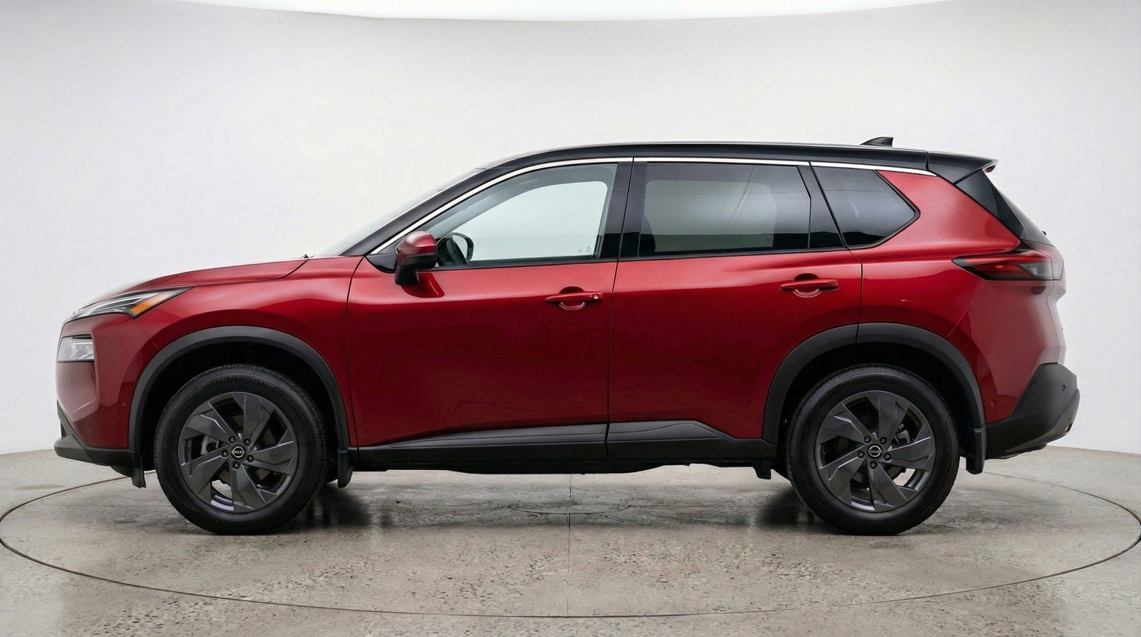 Used 2025 Nissan Rogue SV image 5