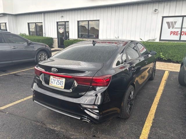 Used 2019 Kia Forte LXS FWD image 2