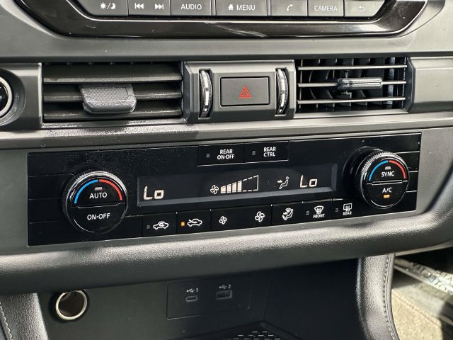 Used 2024 Nissan Pathfinder S AWD/4WD image 19