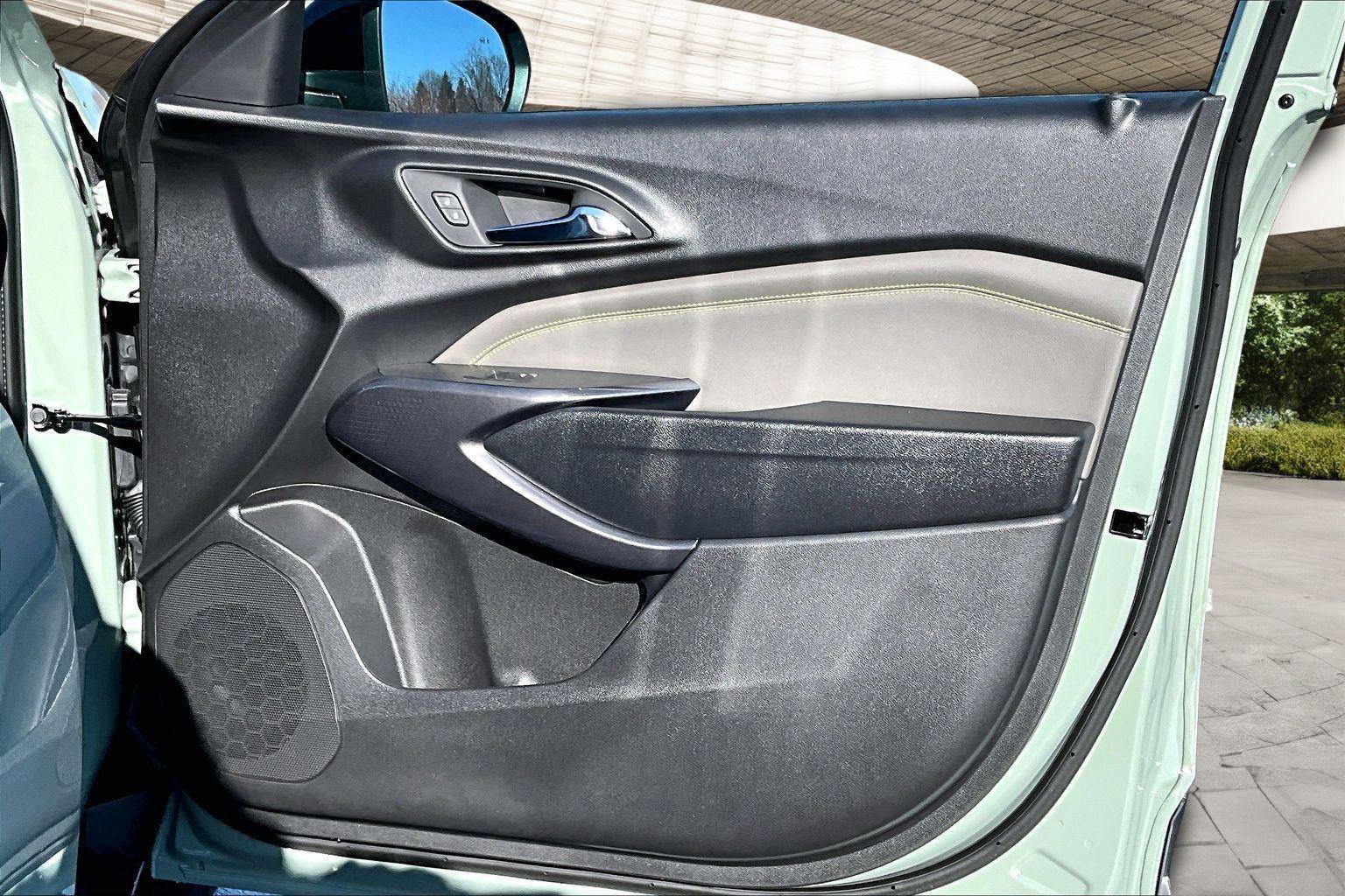 New 2026 Chevrolet Trax ACTIV w/ Sunroof Package image 13