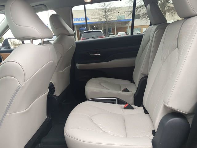 Used 2024 Toyota Grand Highlander Platinum image 13