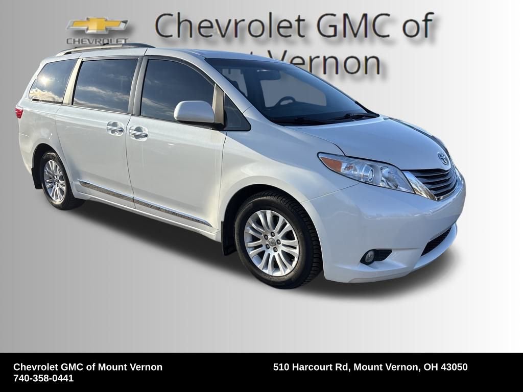 Used 2017 Toyota Sienna L image 7