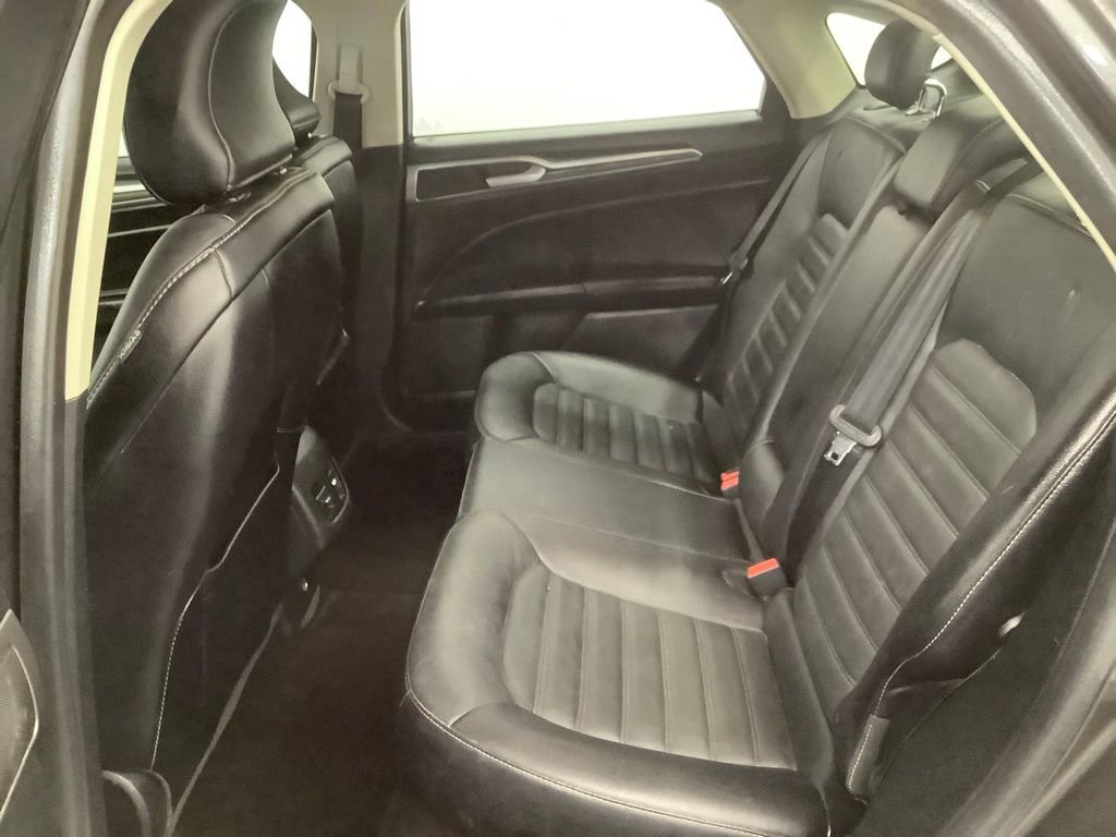 Used 2018 Ford Fusion SE w/ Fusion SE Technology Package image 6
